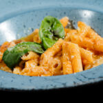 Paste cu Sos de Rosii