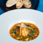 Supa de fructe de mare in stil mediteranean